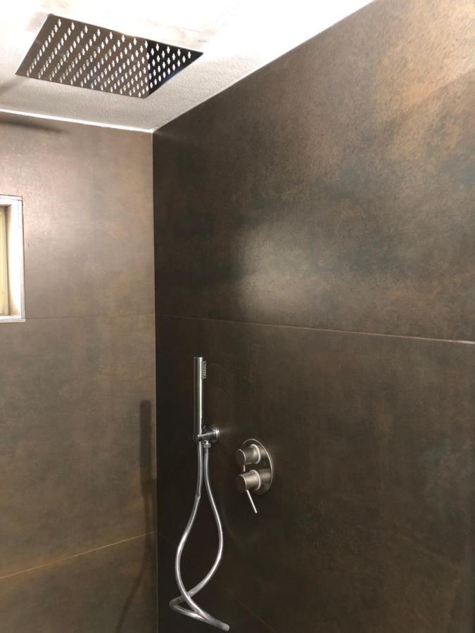 Carlo V - Con Piscina E Giardino Privati Lägenhet Lecce Exteriör bild