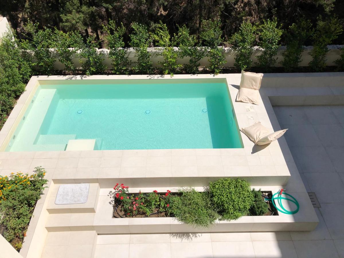 Carlo V - Con Piscina E Giardino Privati Lägenhet Lecce Exteriör bild