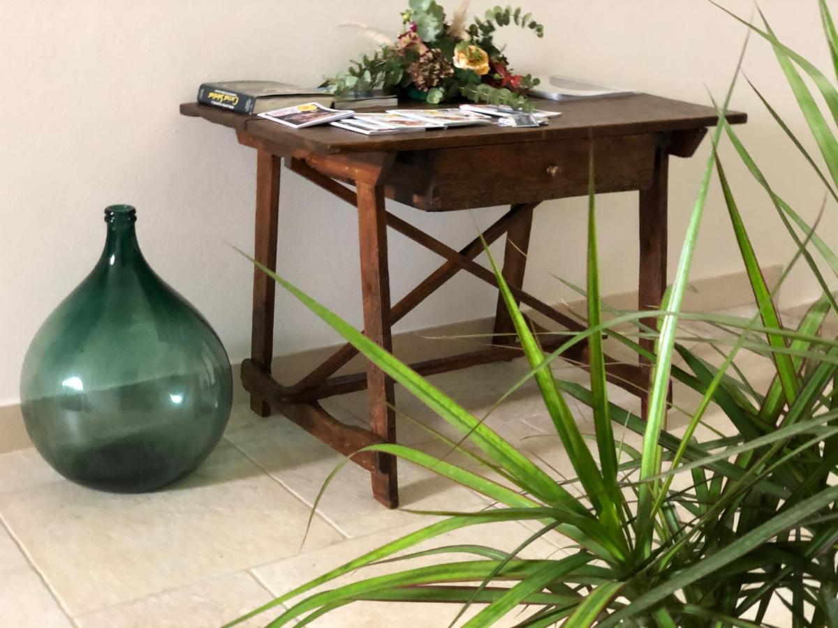 Carlo V - Con Piscina E Giardino Privati Lägenhet Lecce Exteriör bild