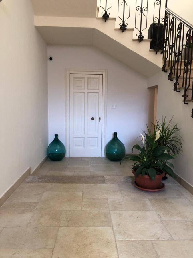 Carlo V - Con Piscina E Giardino Privati Lägenhet Lecce Exteriör bild