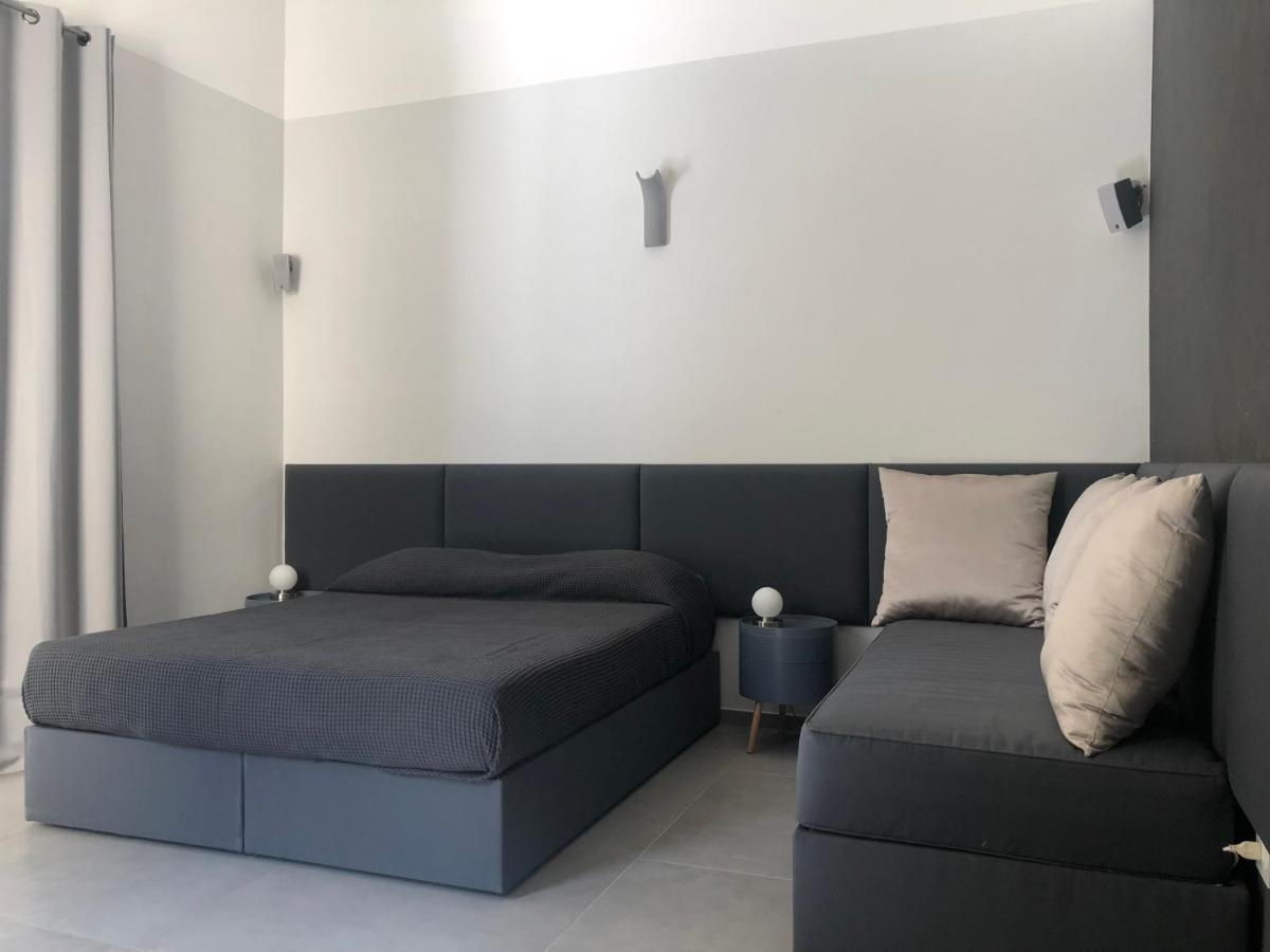 Carlo V - Con Piscina E Giardino Privati Lägenhet Lecce Exteriör bild