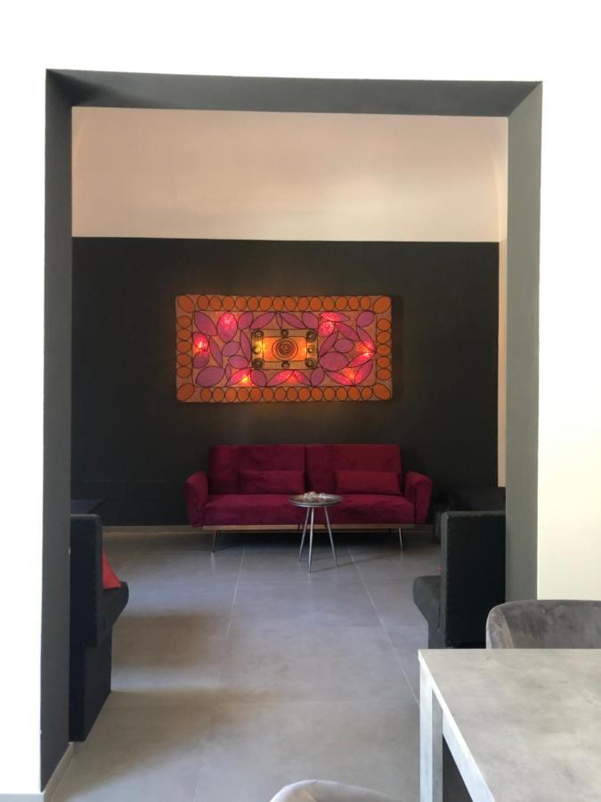 Carlo V - Con Piscina E Giardino Privati Lägenhet Lecce Exteriör bild