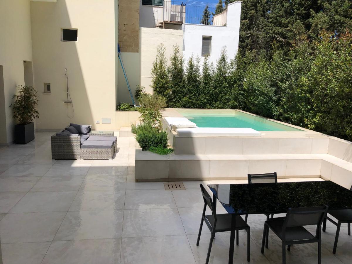 Carlo V - Con Piscina E Giardino Privati Lägenhet Lecce Exteriör bild